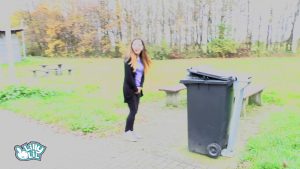 LillyLil - Public Piss Action Hartes Wetter 00000
