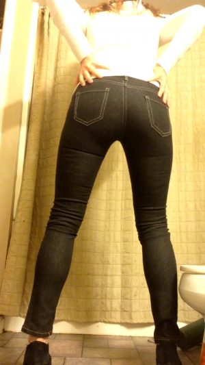 Extremescat Zarzar01 - She Shit Her Jeans And Shows You A Cow Pile! 00001