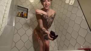 Gassy – Stroke Your Cock To My Poop 00000