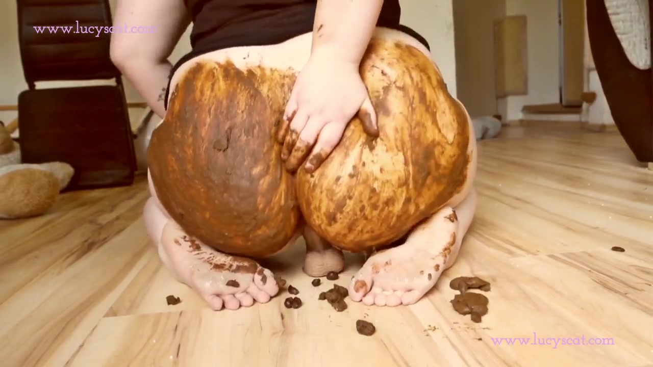 LucyScat – A Beautiful Log Smeared On My Fat Ass