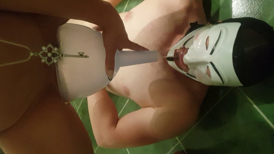 Golden Rain – Mixfemdomcc – Latest Femdom Porn for Online Streaming (DOMINA ANDOVA) FullHD/343 MB